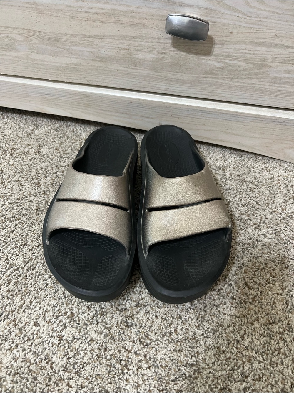 Oofos Oomega Ooahh Luxe Recovery Slide Sandals View 2